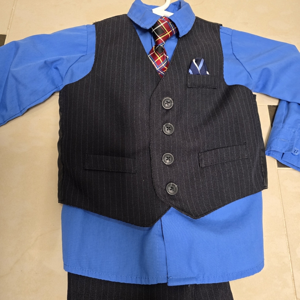Nautica 4 Piece Set - Picture 3 of 9